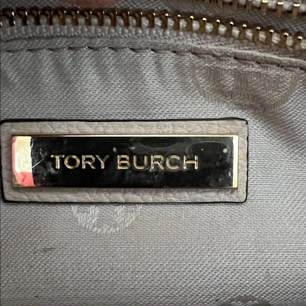 Tory Burch Harper Leather Crossbody Bag 
Bedrock color.  EUC GOLD IN STRAP - Picture 2 of 14